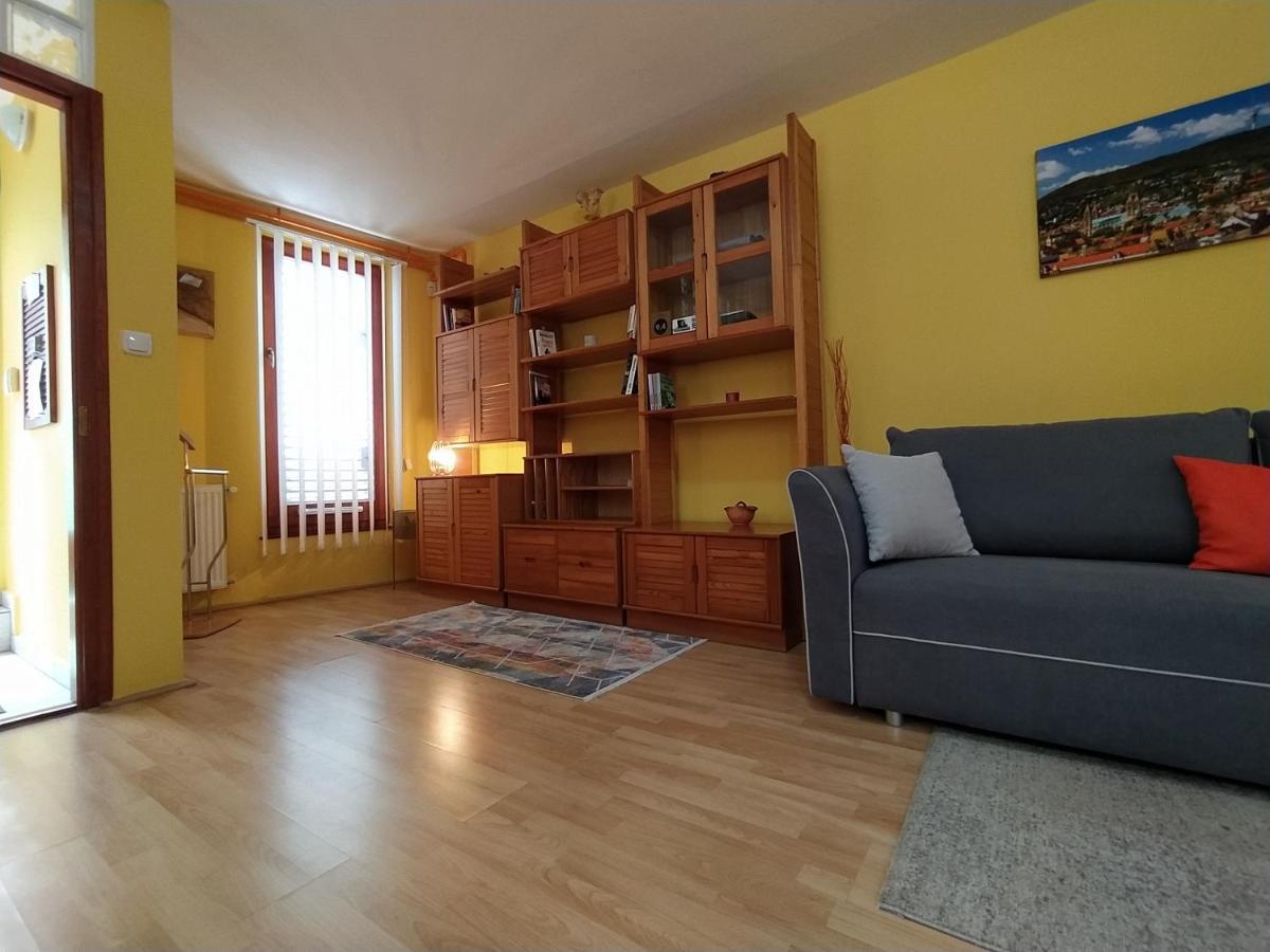 Keltaur Studio Apartman With Garage Leilighet Pécs Eksteriør bilde