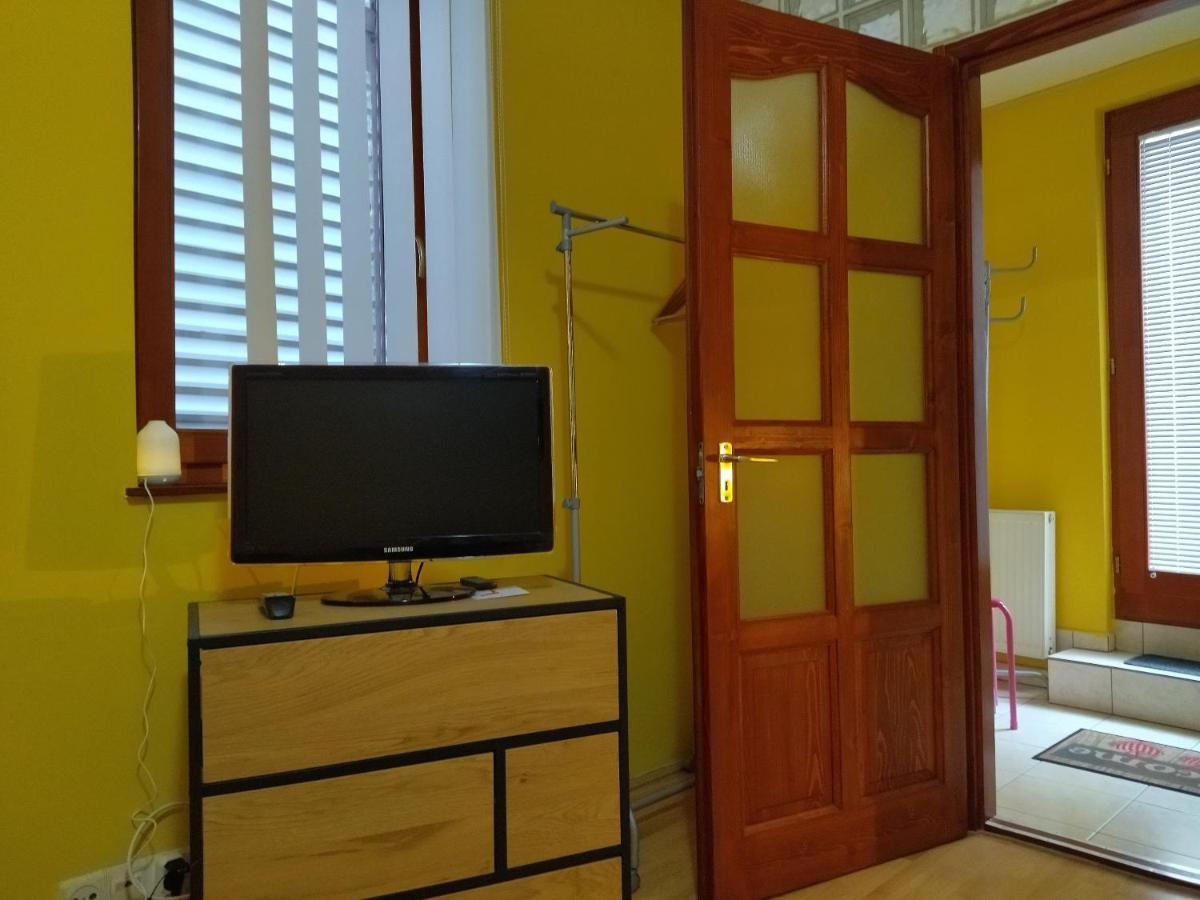 Keltaur Studio Apartman With Garage Leilighet Pécs Eksteriør bilde